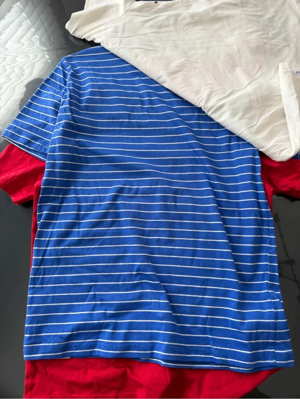 GAP Kids White Tee with Red, Blue & Yellow Basketball Players